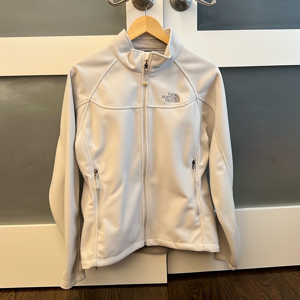 The North Face Ivory Windwall Woman’s Jacket. Size Large